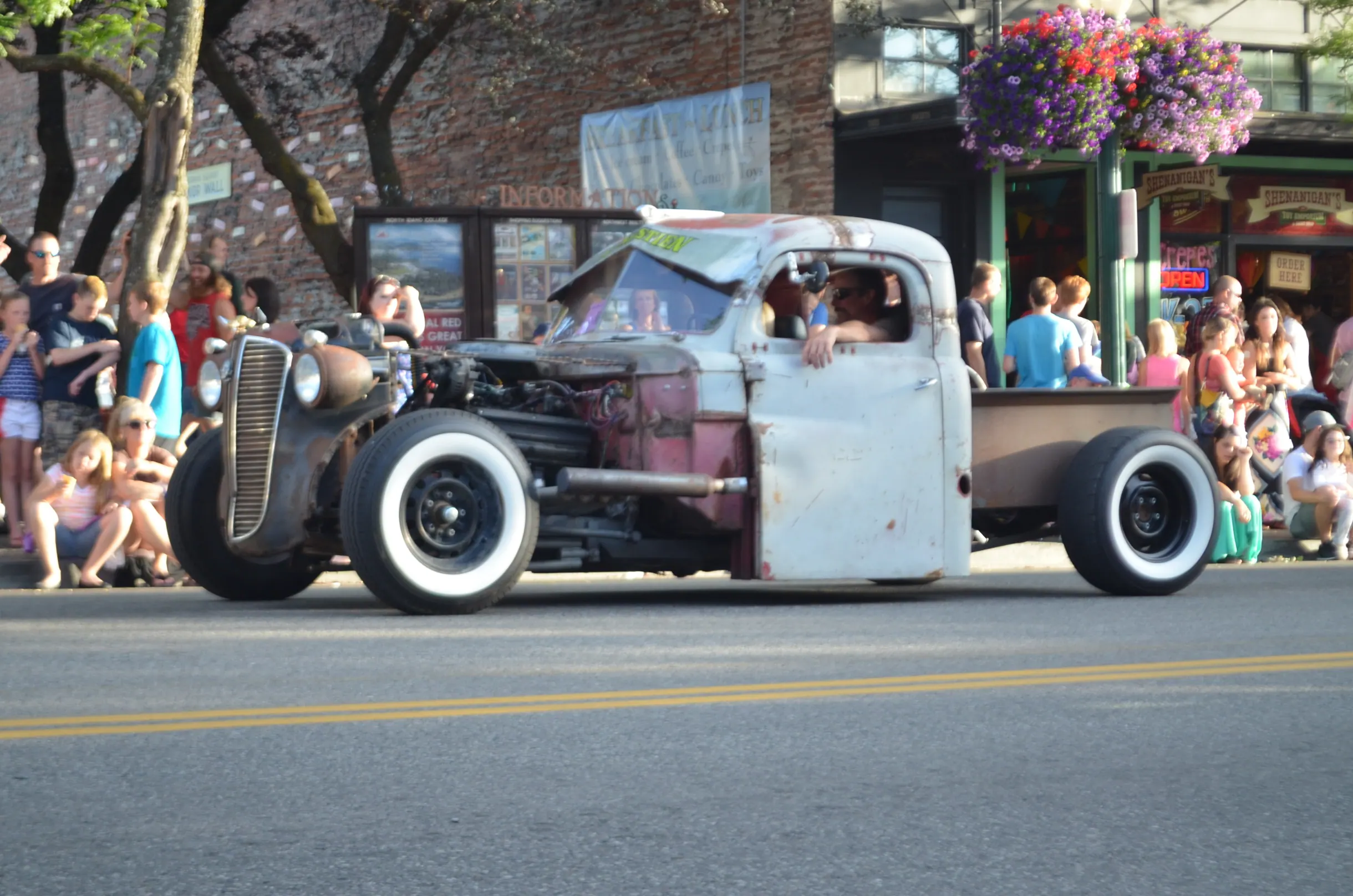 Rat Rod Car d Lane