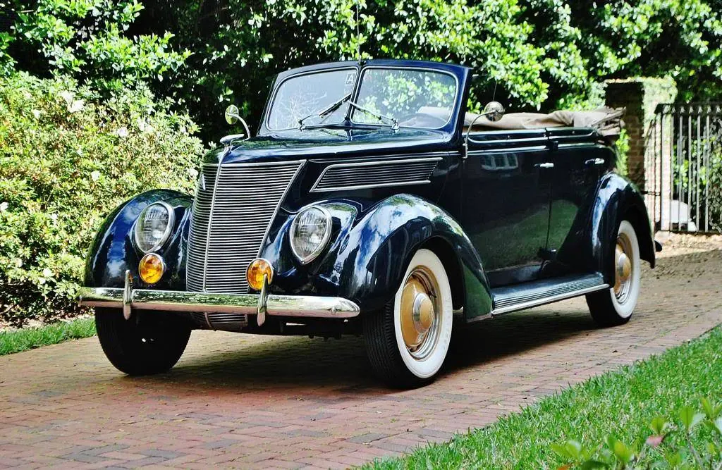 1937 Ford